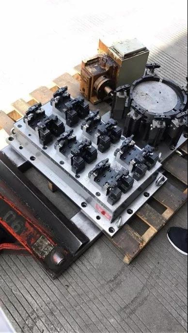  干冰清洗機(jī)在機(jī)械加工店的清洗