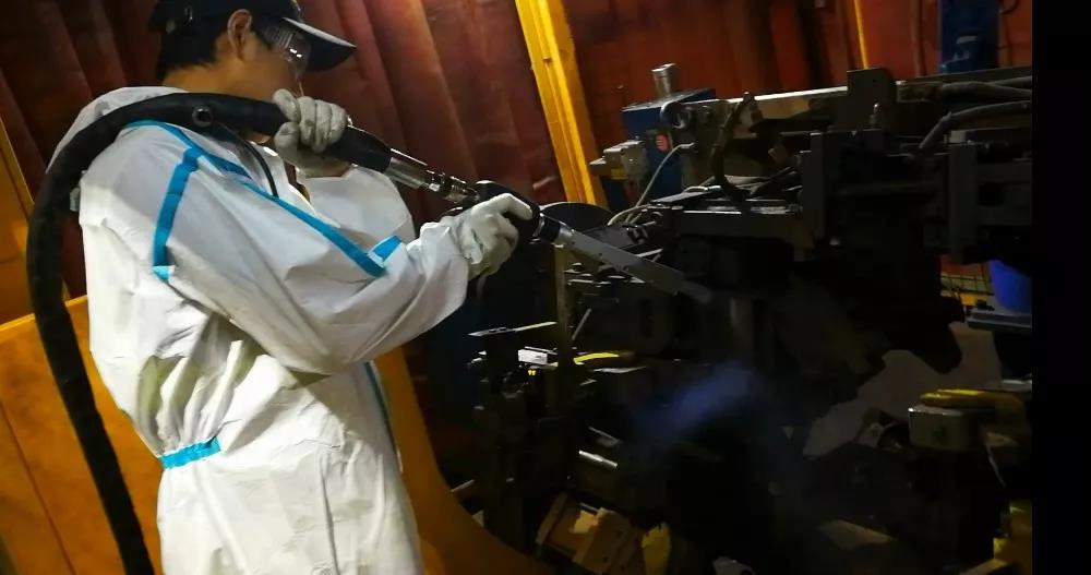 干冰清洗機(jī)汽車清洗行業(yè)